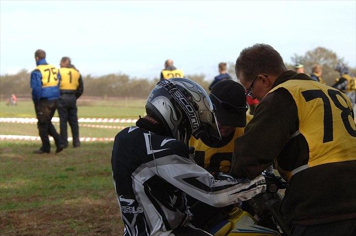 Suzuki rm 85 solgt - grand national 2008) der skal tankes da den bette tank ikke kan klare 45 min per heat billede 18