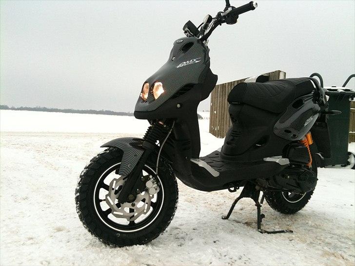 PGO PMX Naked (Carbon) billede 1