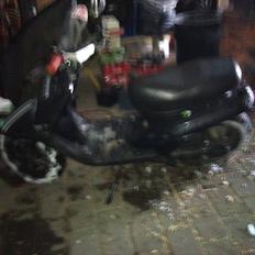 Yamaha bws cw50 solgt