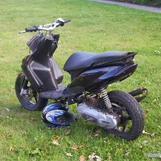 Yamaha Jog rrox Solgt