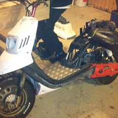 Yamaha Booster Solgt 