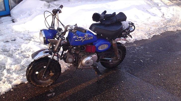 Skyteam Monkey Z 50 J - vinter 2010.
styr smidt af helvede til. billede 9