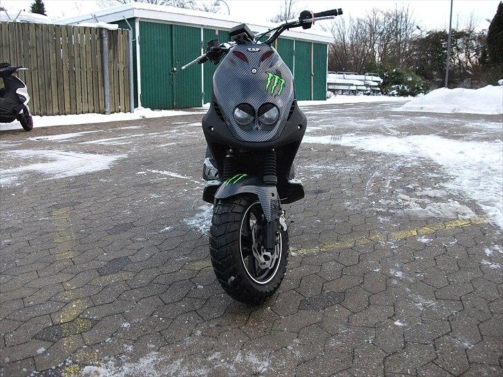 PGO Pmx naked carbon billede 5