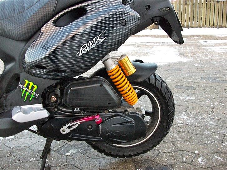 PGO Pmx naked carbon billede 8