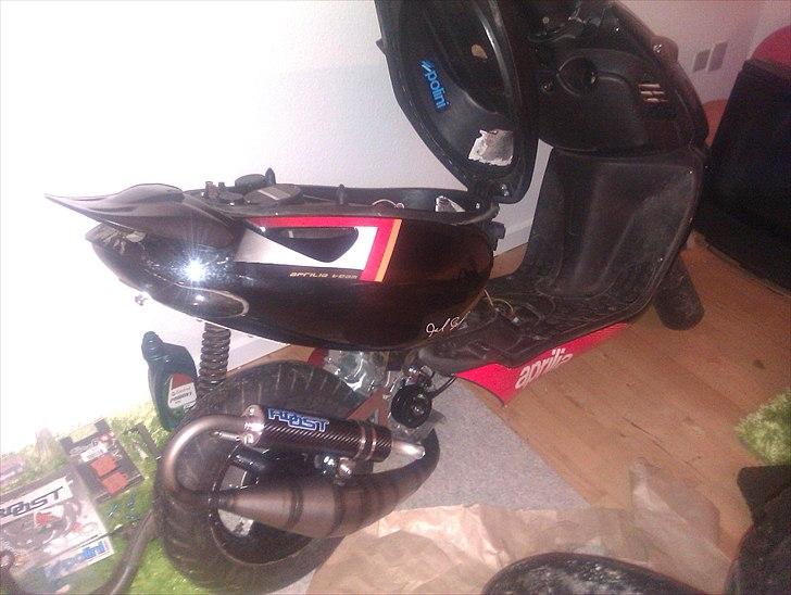 Aprilia OFFICIAL EVO 2 SONIC billede 2