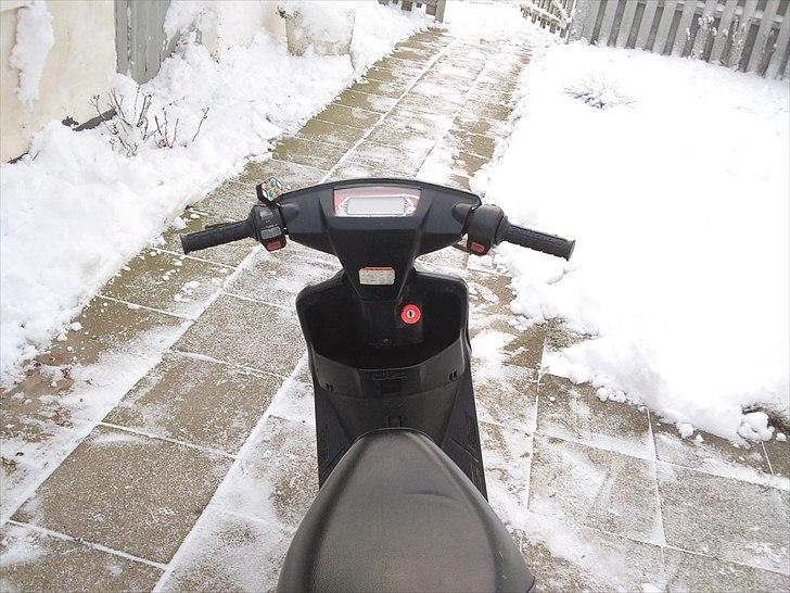 Yamaha jog (BYTTET) billede 4