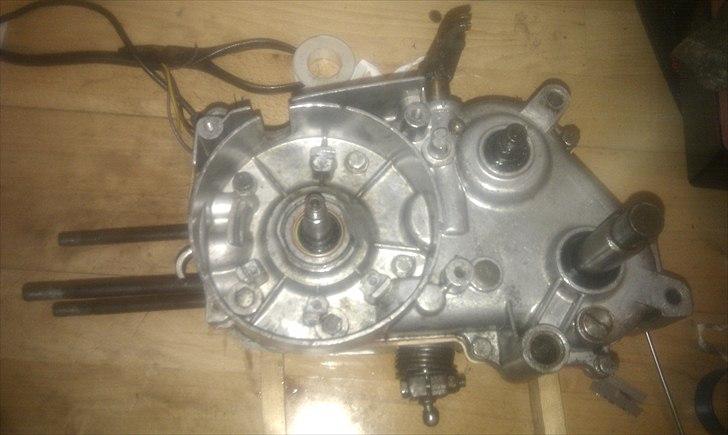 Kreidler 1,2 - 2 gears (solgt) - motor´en inde fra igen (: billede 3
