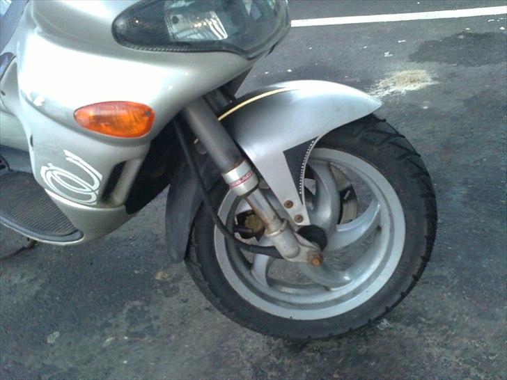 Gilera Runner 45 - Fronthjulet. billede 1