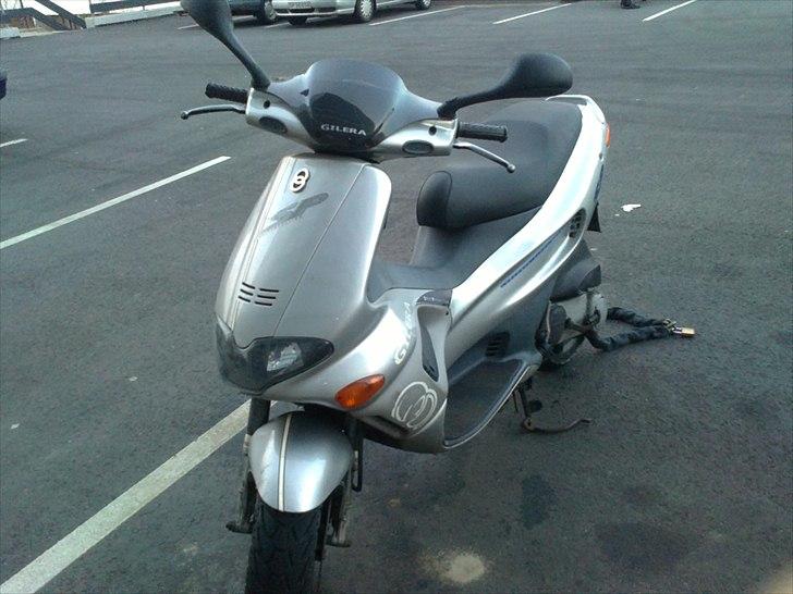 Gilera Runner 45 - Hele scooteren set forfra. billede 7