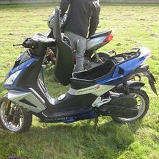 Peugeot speedfight 3