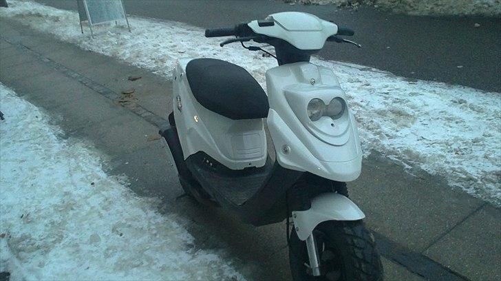 PGO hot 50 Snehvide billede 6