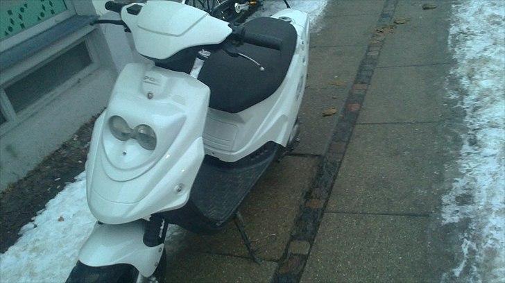 PGO hot 50 Snehvide billede 7