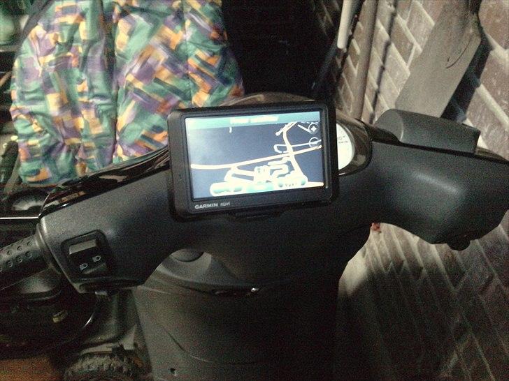 Piaggio new zip 4t  - så er der kommet GPS på Zippen :) billede 8
