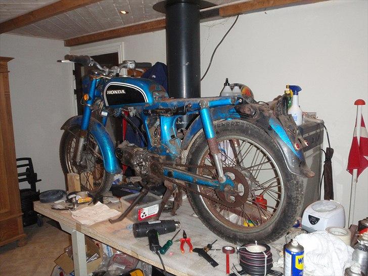 Honda Cd50k1 - Så begynder vi. billede 3