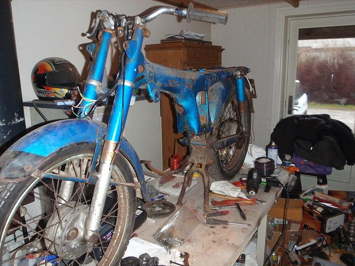 Honda Cd50k1 - Ak ja så må vi se hvordan den kommer til at se ud. billede 4