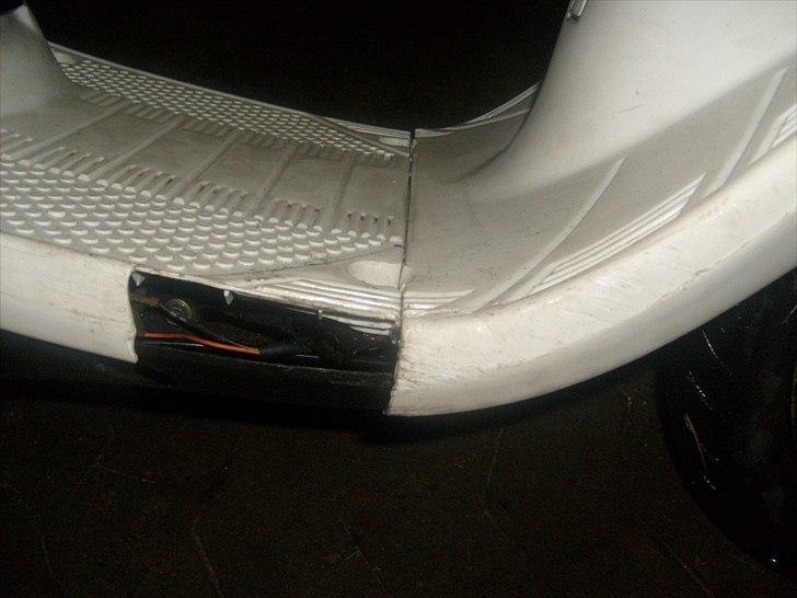 Yamaha Jog Fs SOLGT - Ja desværre er det stykke knækket af billede 10