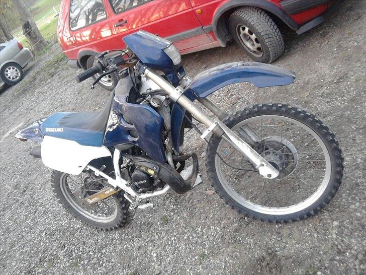 Suzuki Rmx [Tidl.Scooter] - som den stod lige inden jeg begyndte at skille den ad  billede 1