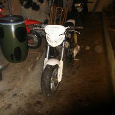 Suzuki street magic solgt