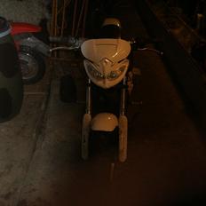 Suzuki street magic solgt