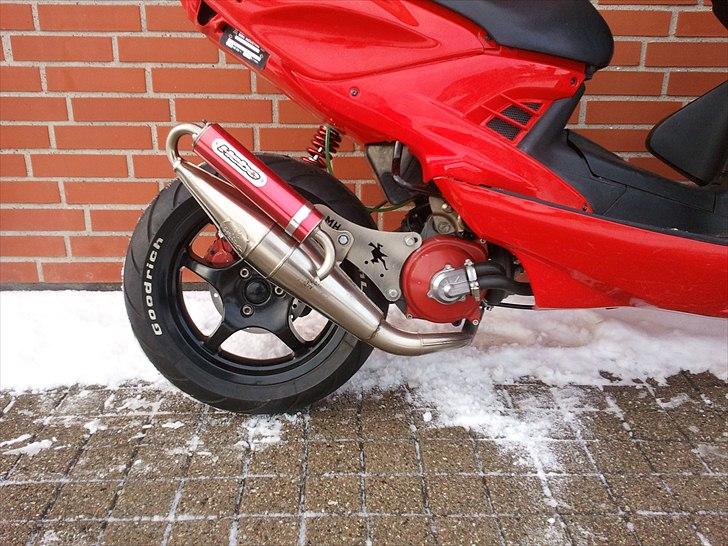 Yamaha Aerox (Ferrari red) Solgt billede 7