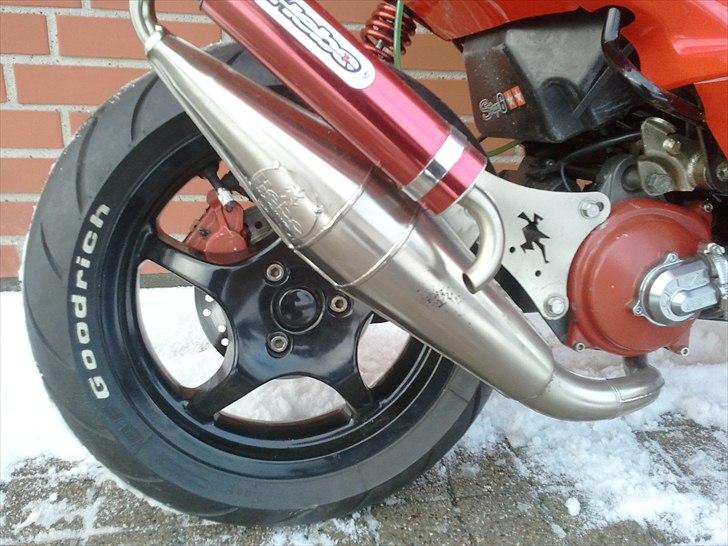 Yamaha Aerox (Ferrari red) Solgt billede 10