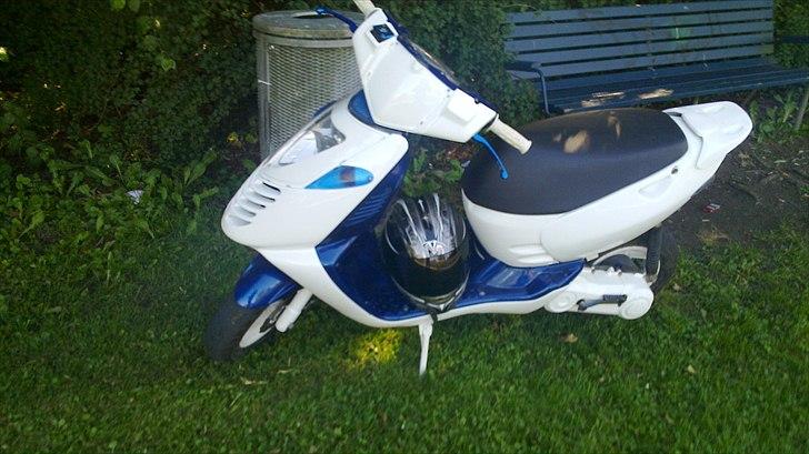 Aprilia sonic - 7.500 kr  - sådan var den da jeg købt den  billede 3
