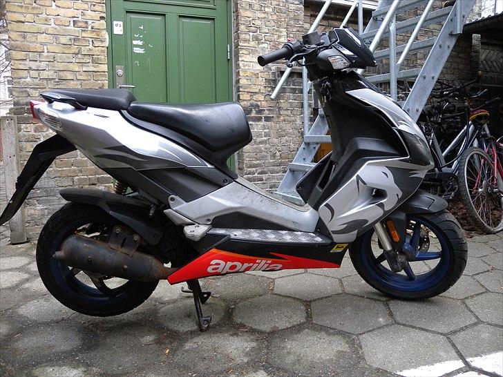 Aprilia sr 50 factory billede 3