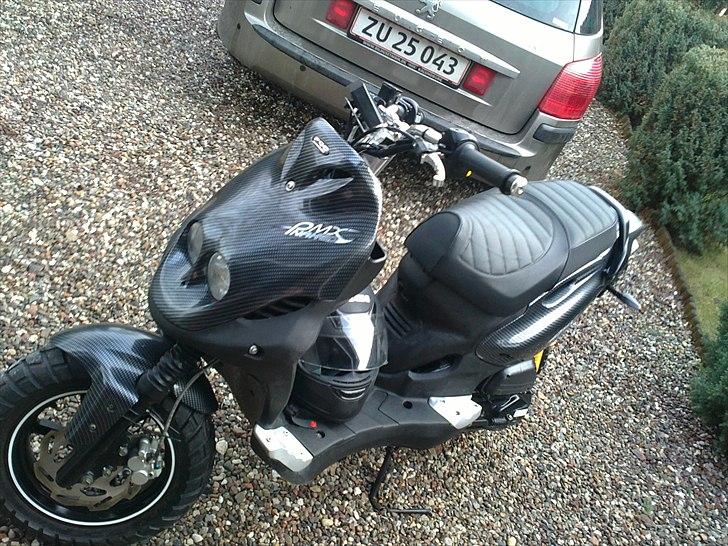 PGO Pmx Naked billede 4