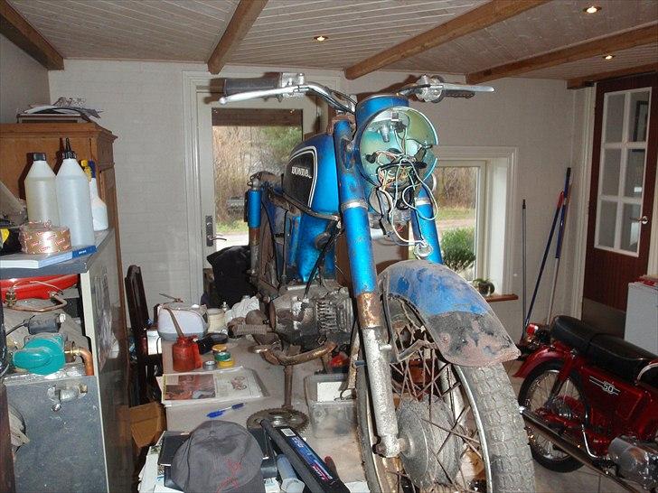 Honda Cd50k1 - Ja ja hun skal nok blive fin igen. billede 7
