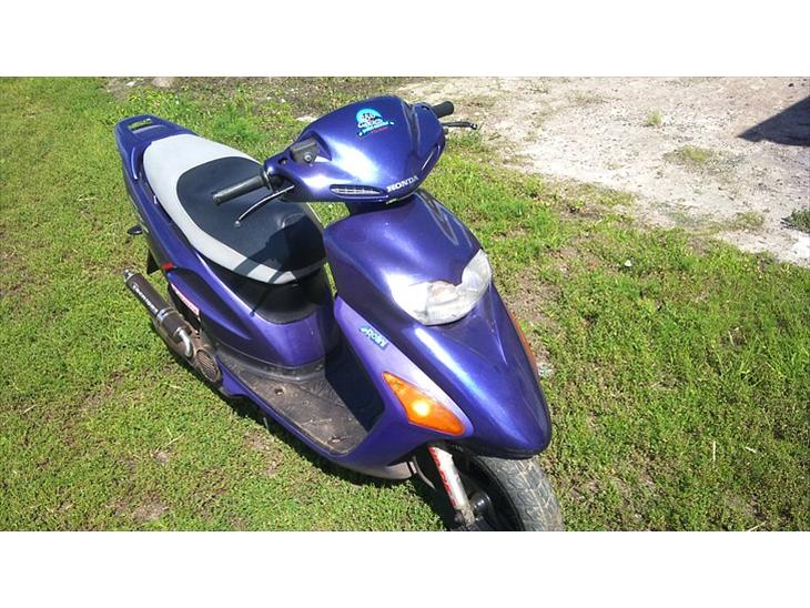 {{currentPhoto.altText}} billede {{currentPhoto.number}}