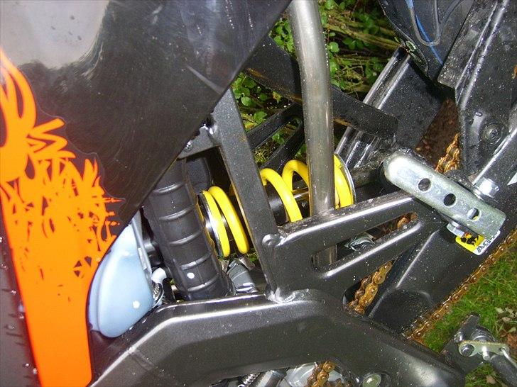 Derbi senda --TIL SALG-- - Den super lækre affjedring der gør den mest ujævne vej behaglig at køre på! billede 6