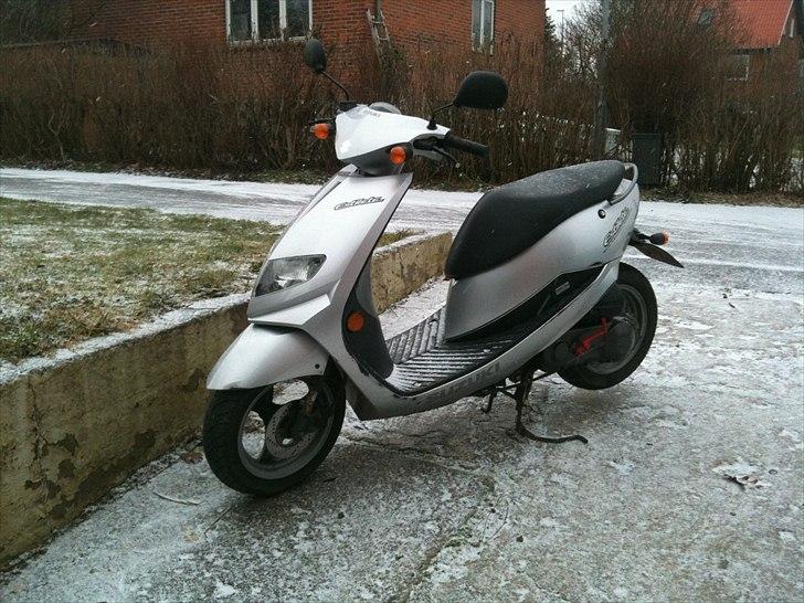 Suzuki Estilete billede 1