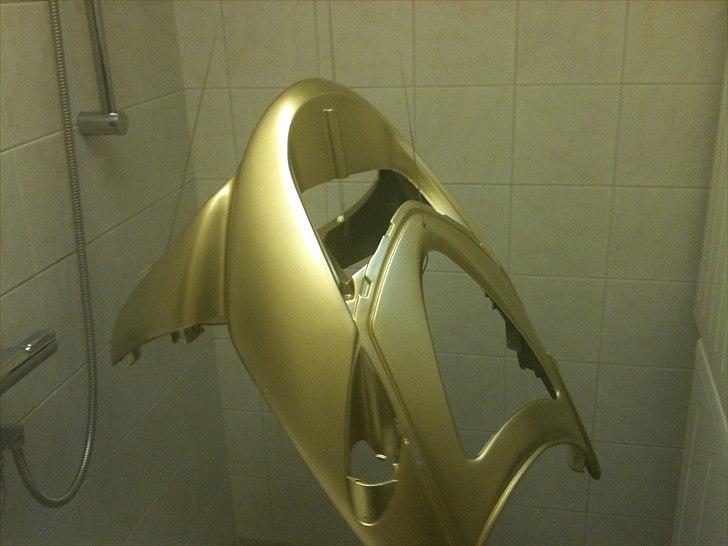 Aprilia Sonic Guld - Solgt - Malet færdig, hænger og hærder færdigt. billede 7