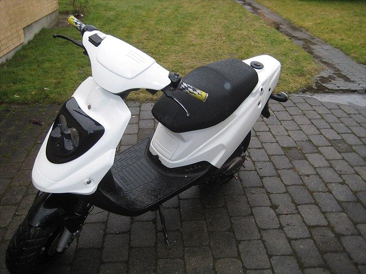 PGO Hot 50, sort/hvid "SOLGT" billede 11