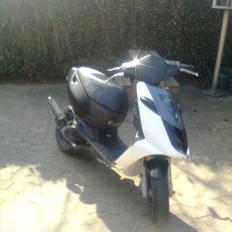 Aprilia sonic AC solgt