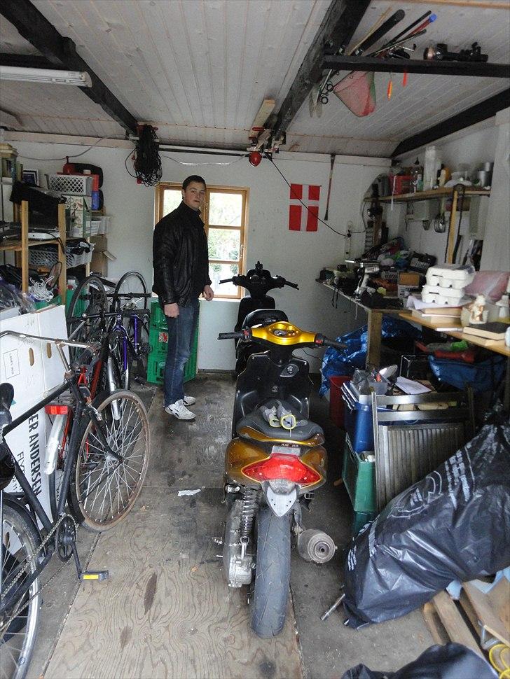 Yamaha Jog R - Hjemme i garagen før Møn-trip billede 2