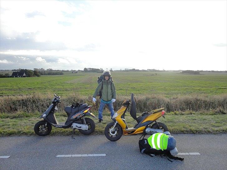 Yamaha Jog R - På vej til Møn, pause in-the-middle-of-no-where billede 5