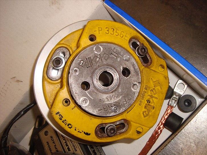 Aprilia Sonic - jaah har jo også sådan en eprom, måske jeg laver en sonic mere, har alle dele til det undtagen udstødning :) billede 20