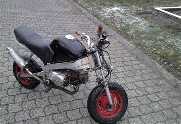 Skyteam pbr 30 knallert! solgt  billede 2