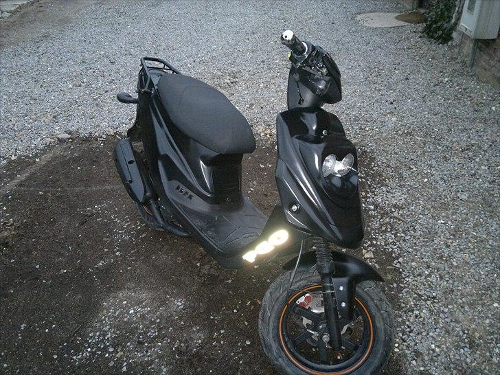 PGO hot 50 sp  - ny malet   i matsort  billede 10