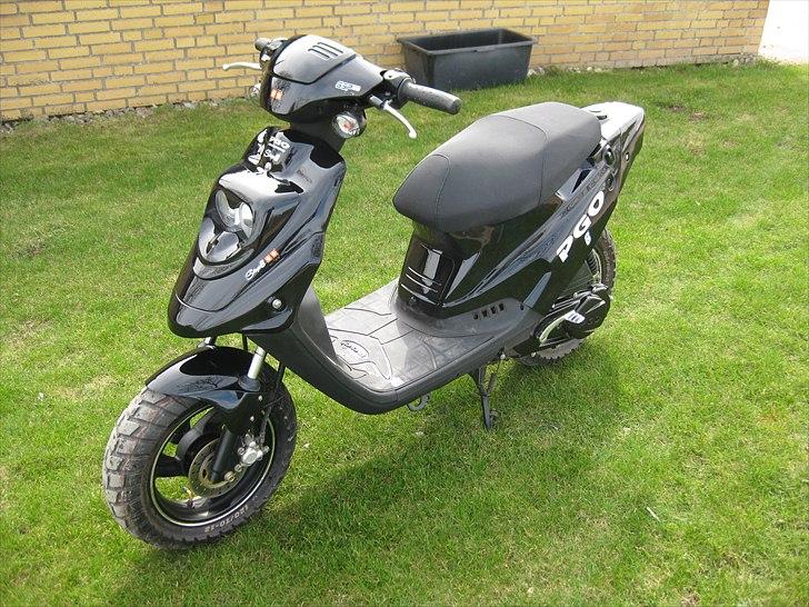 PGO Hot 50 smadret 29-07-11 billede 1