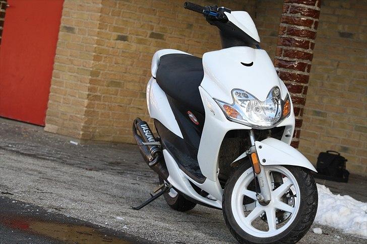 Yamaha Jog R White Bitch SD billede 3