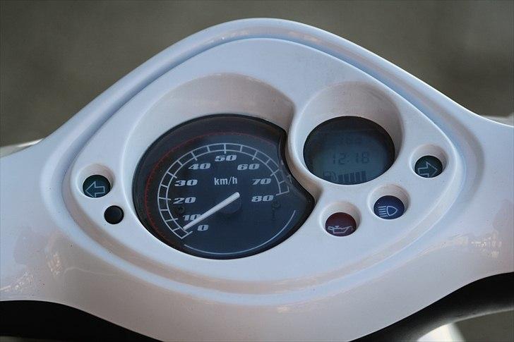 Yamaha Jog R White Bitch SD billede 4