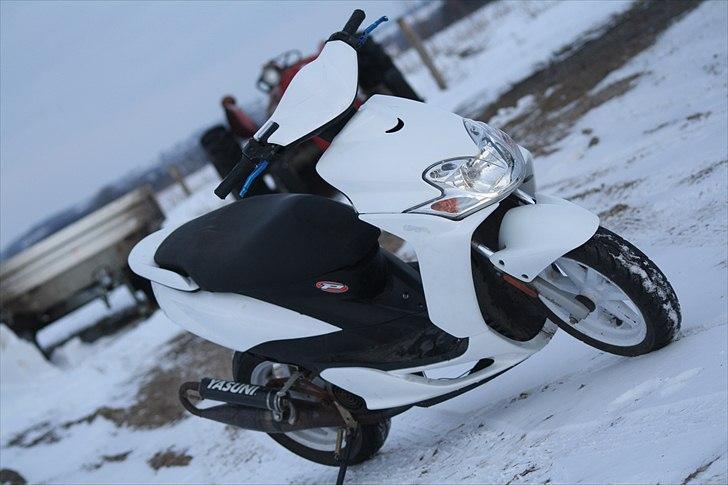 Yamaha Jog R White Bitch SD billede 7