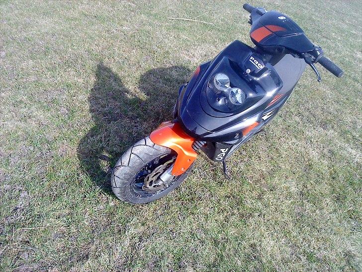 PGO hot 50 sort/orange  SOLGT billede 5