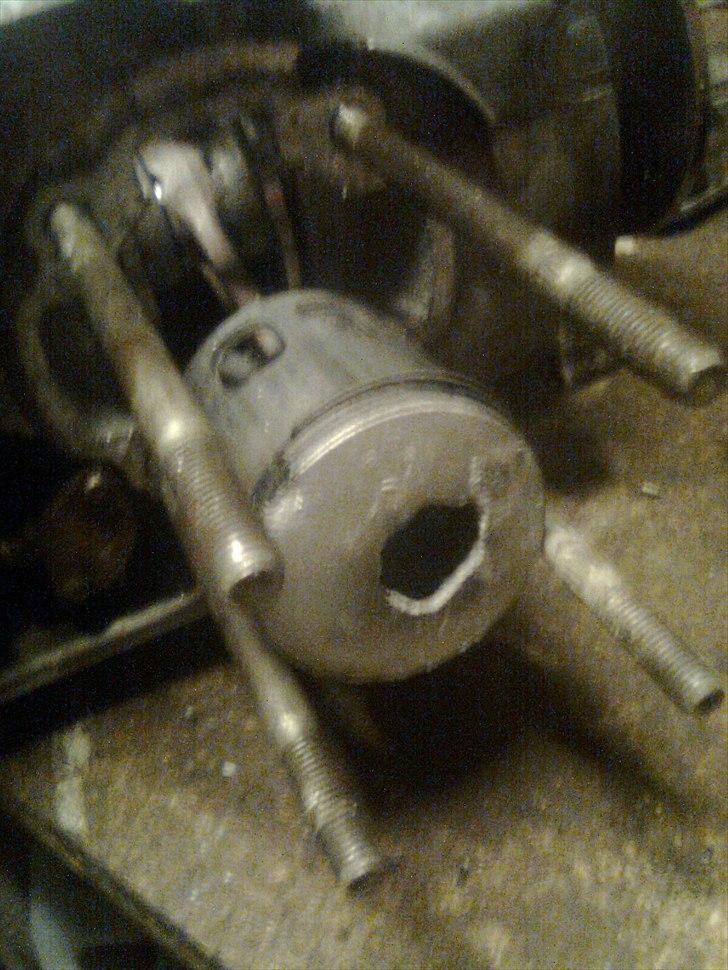 Aprilia sonic AC solgt - den skød sku hul i den gammel stempel der er kommet nyt cylinder kit på  billede 12