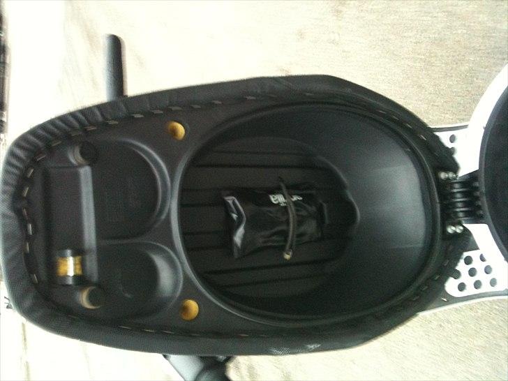 Aprilia Sonic GP   (SOLGT) billede 2