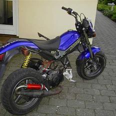 Suzuki Street Magic - Solgt