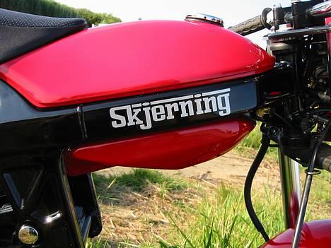 Suzuki Street Magic Ferrari Solg billede 7