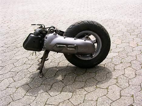 Yamaha Jog - Har lige købt mig denne Rally motor som kommer på inden længe, der kommer selvfølge lige anden fælg på engang. billede 11